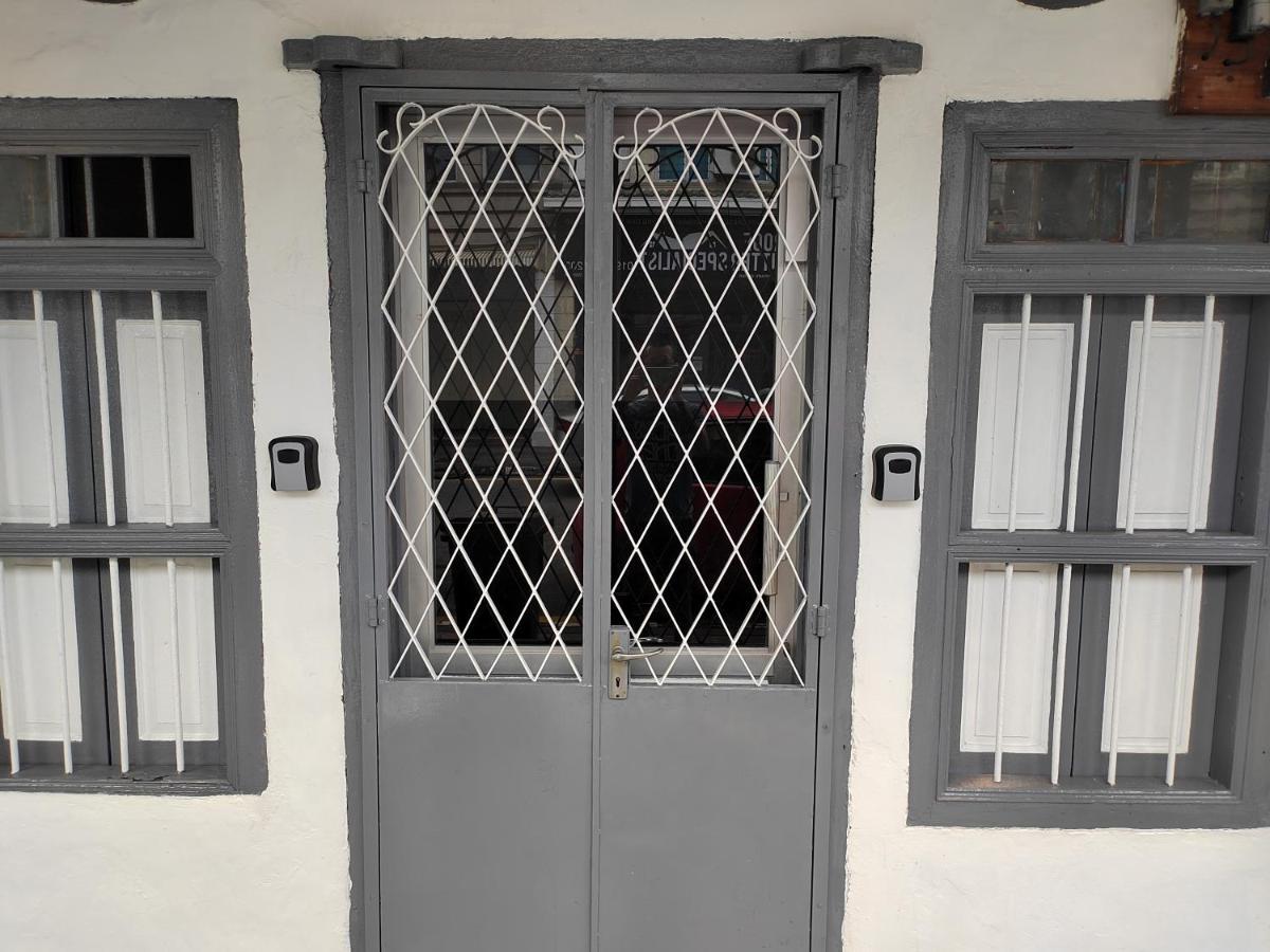 Hutton Lane Hostel Georgetown Экстерьер фото